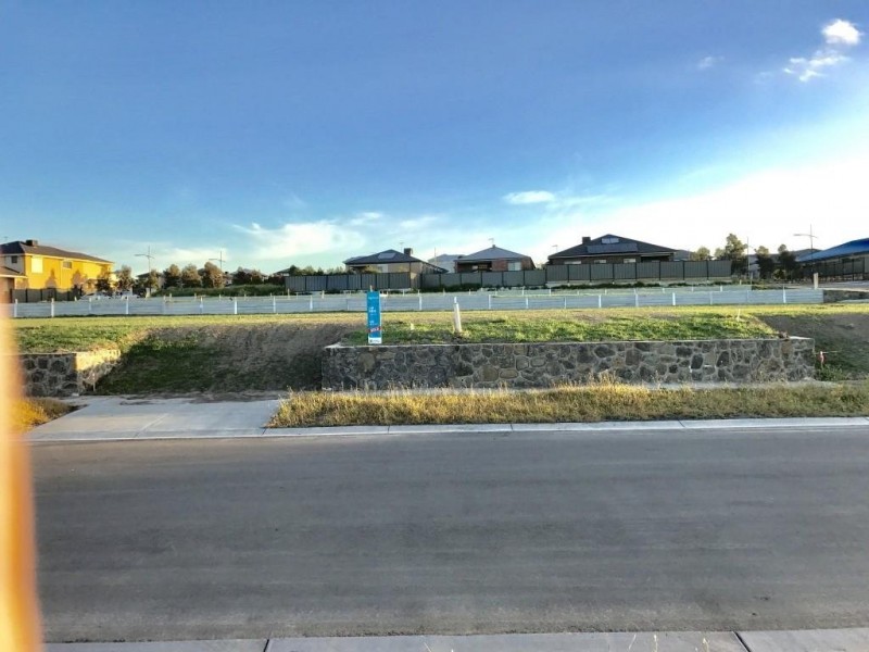 4 Hamersley Road, Craigieburn VIC 3064