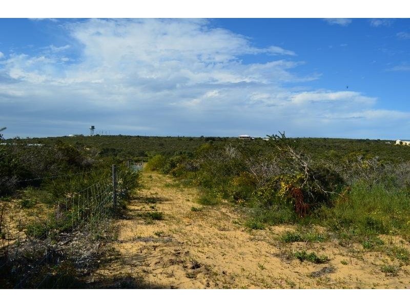 196 Wildflower Way, Karakin WA 6044