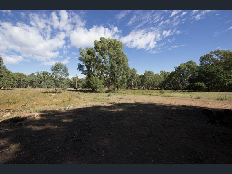 * Sugden Street, Narrandera NSW 2700