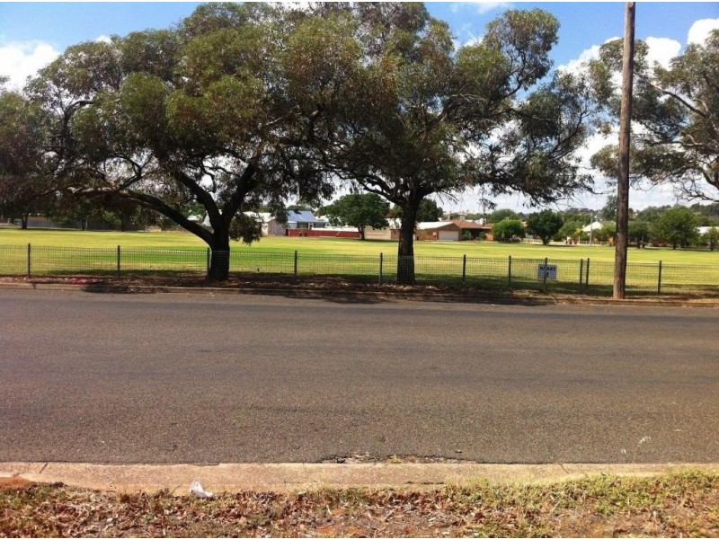 28 Lynch Street, Parkes NSW 2870