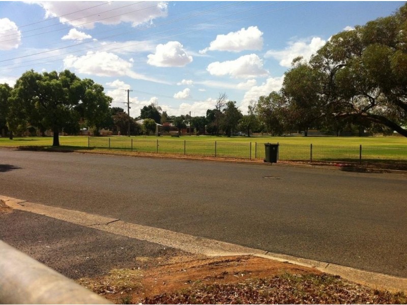 28 Lynch Street, Parkes NSW 2870