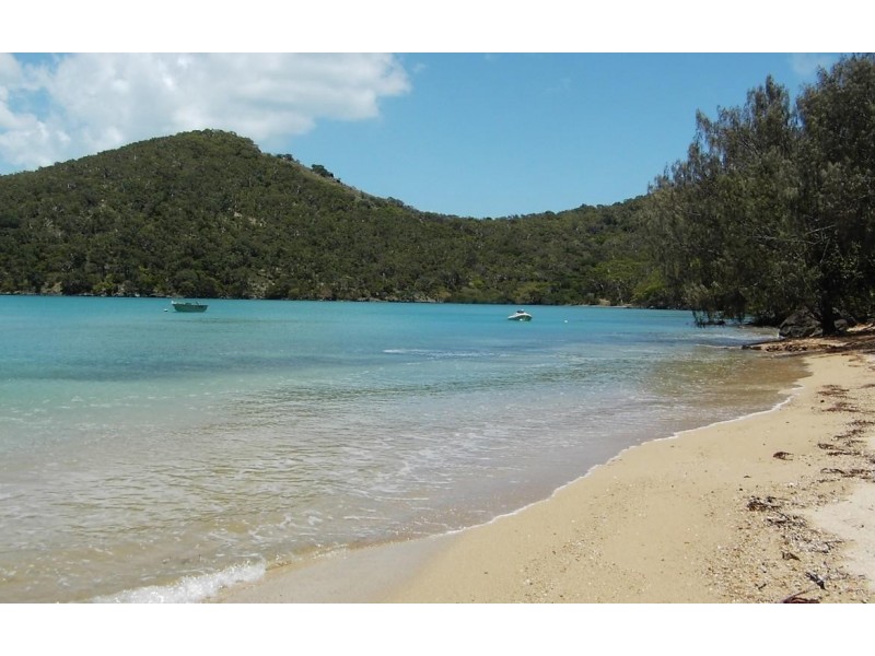 * St. Bees Island, Whitsundays QLD 4802