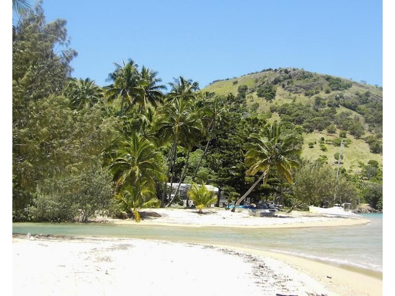 * St. Bees Island, Whitsundays QLD 4802