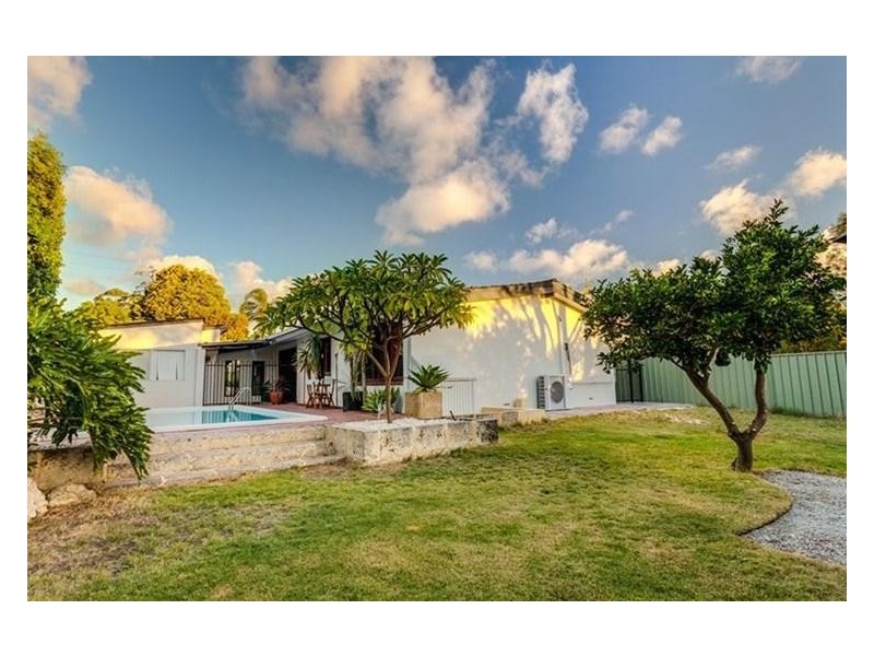 33 Jervois, Dianella WA 6059