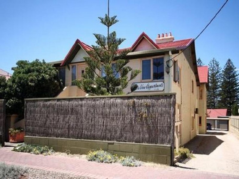 2/252 Seaview Road, Henley Beach SA 5022