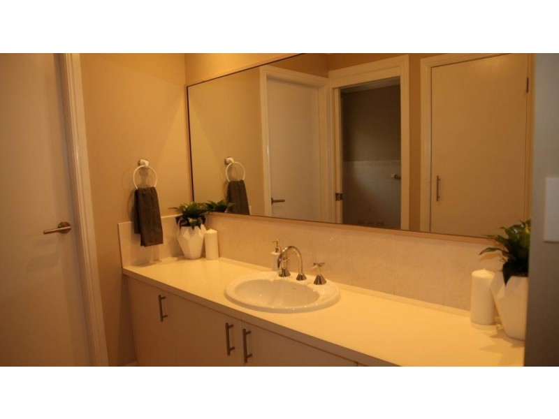 66 Amana Circuit, Orange NSW 2800