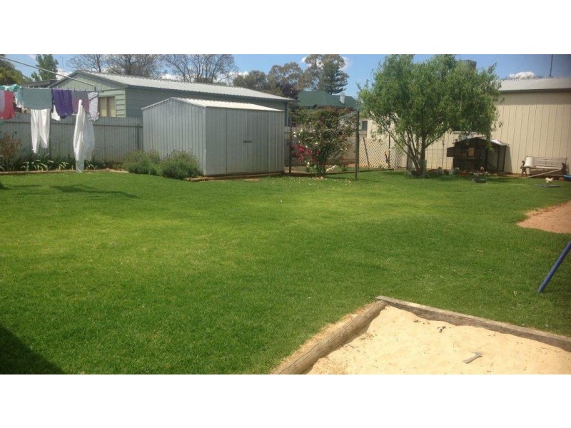 21 East Street, Parkes NSW 2870