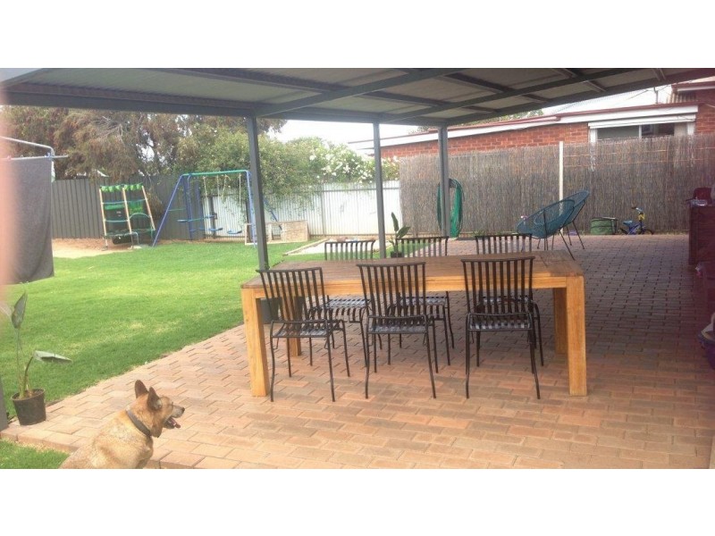21 East Street, Parkes NSW 2870