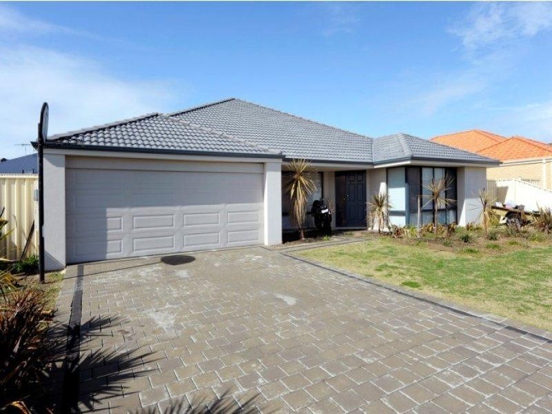 18 Albina Chase, Lakelands WA 6180