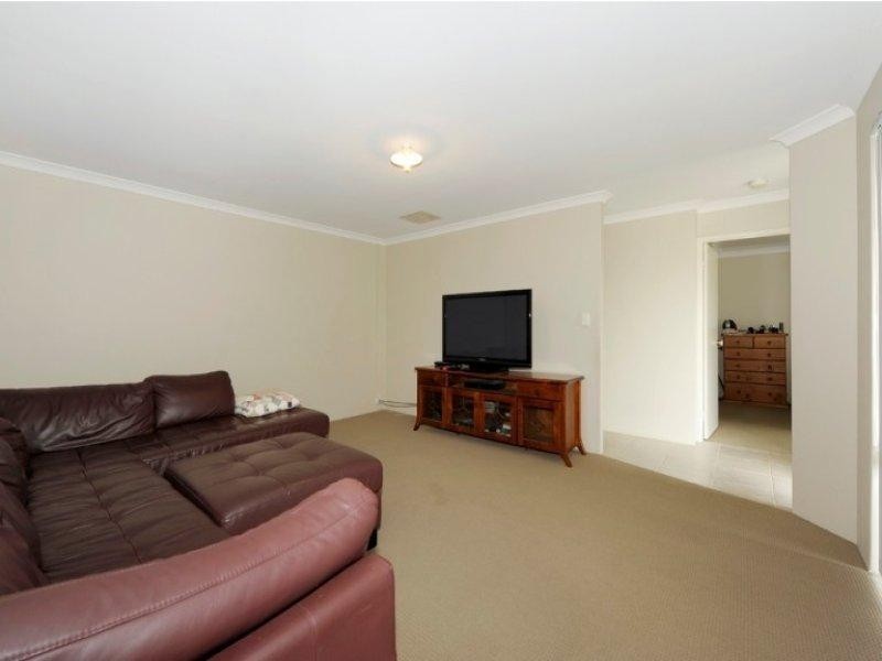 18 Albina Chase, Lakelands WA 6180