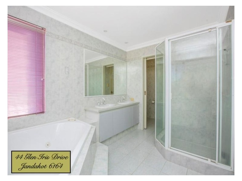 44 Glen Iris Drive, Jandakot WA 6164