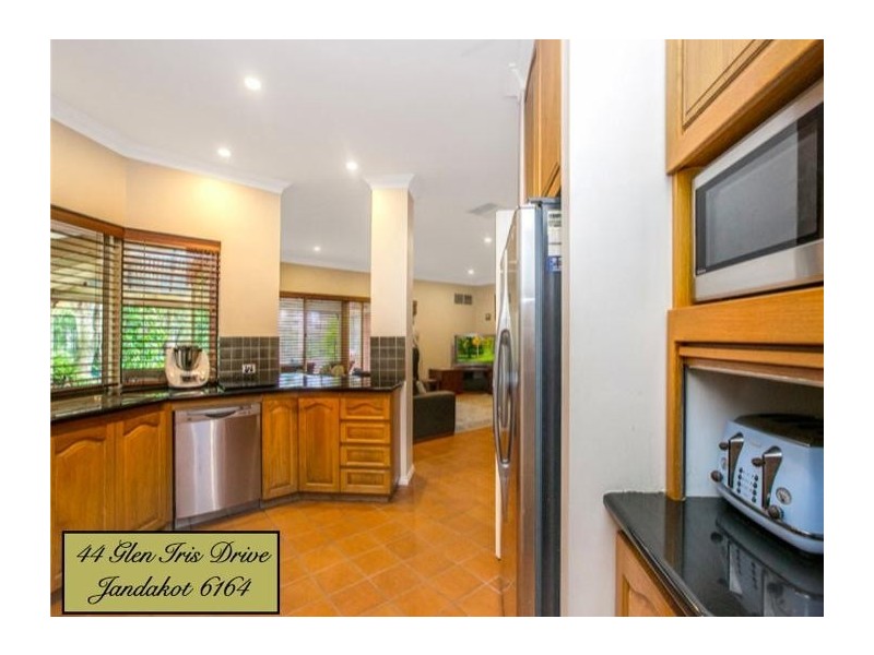 44 Glen Iris Drive, Jandakot WA 6164
