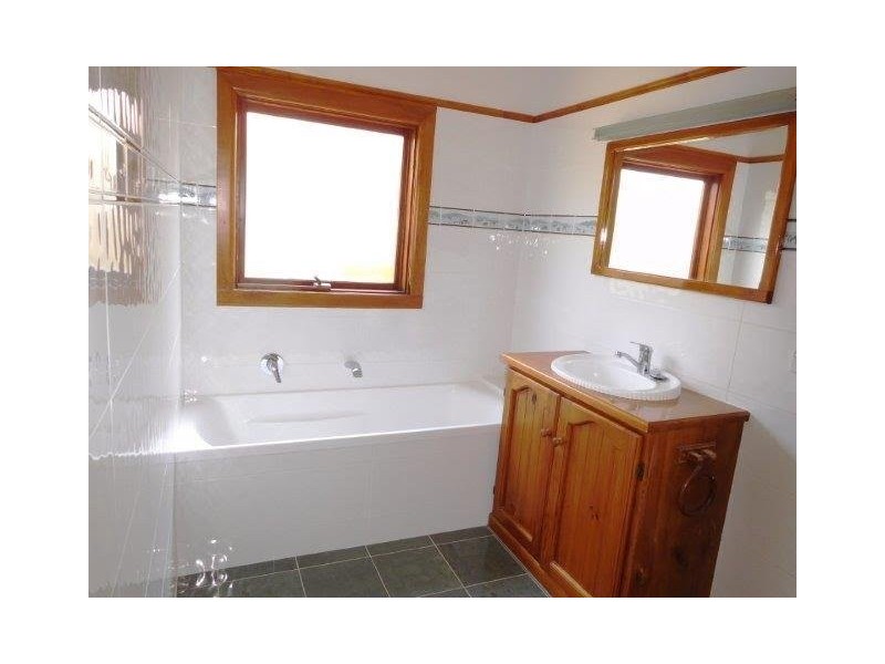 20 Leithen Street, Shepparton VIC 3630