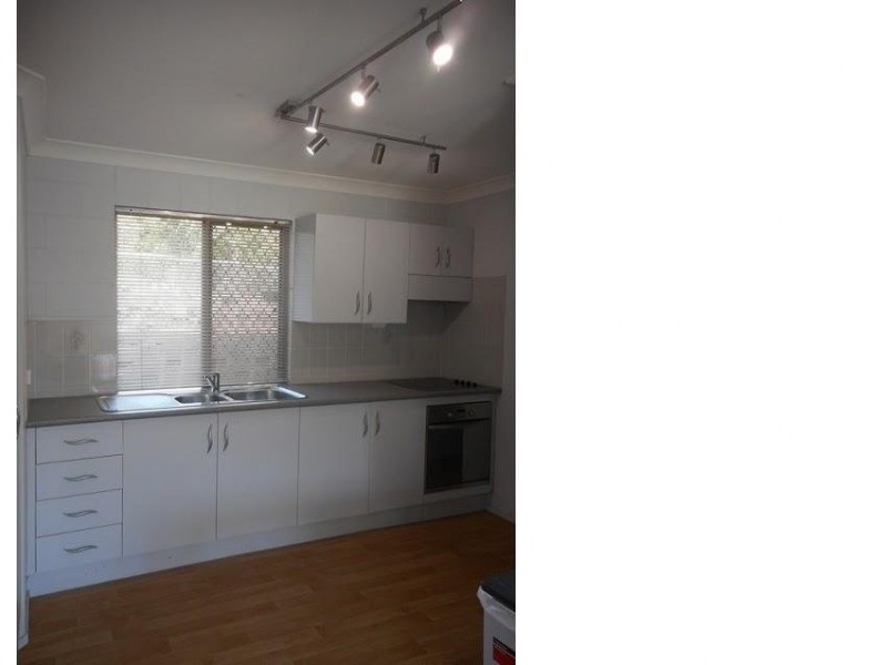 2/20 Jeffries Street, The Range QLD 4700