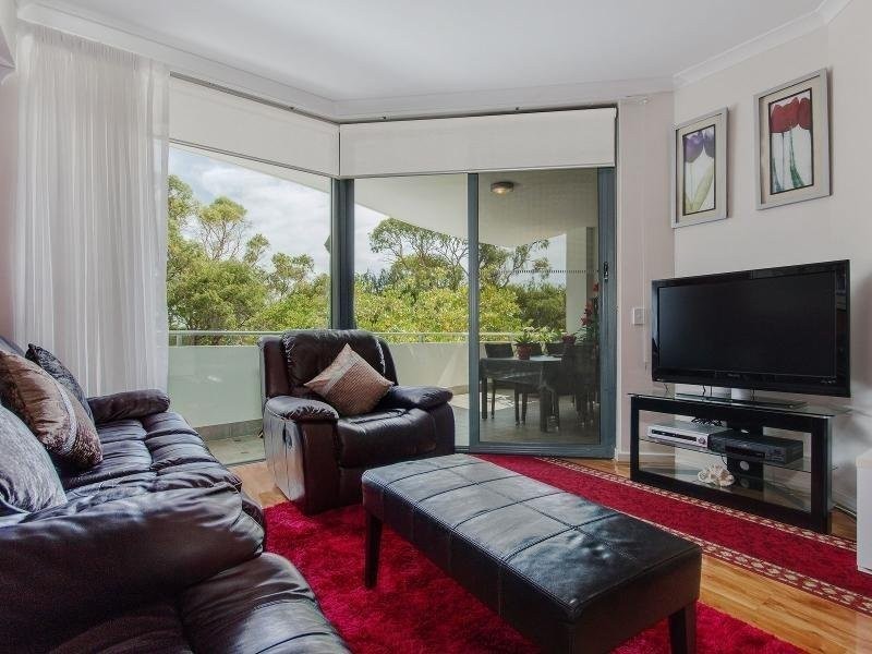 17 Rockingham Beach Road, Rockingham WA 6168