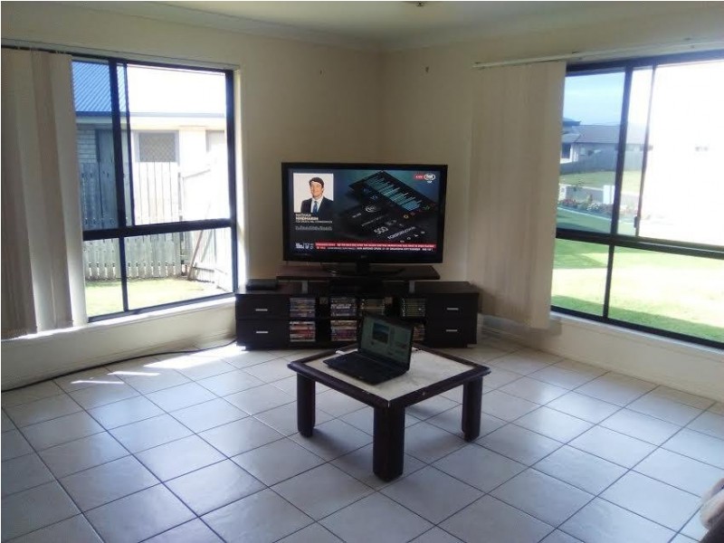 18 Toppers Drive, Coral Cove QLD 4670