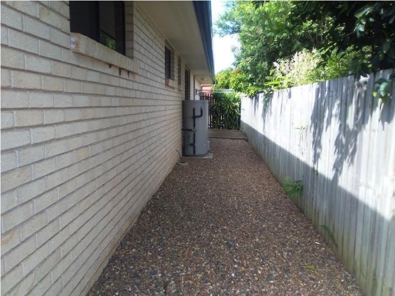 18 Toppers Drive, Coral Cove QLD 4670