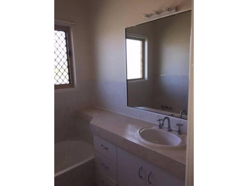 73 Donaldson Street, West Mackay QLD 4740