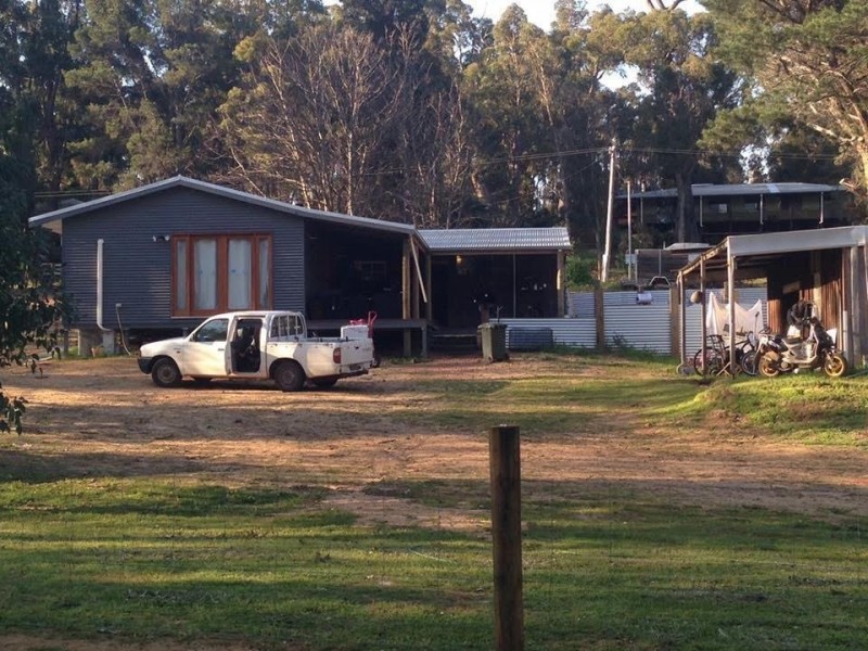 218 Holyoake Road, Dwellingup WA 6213