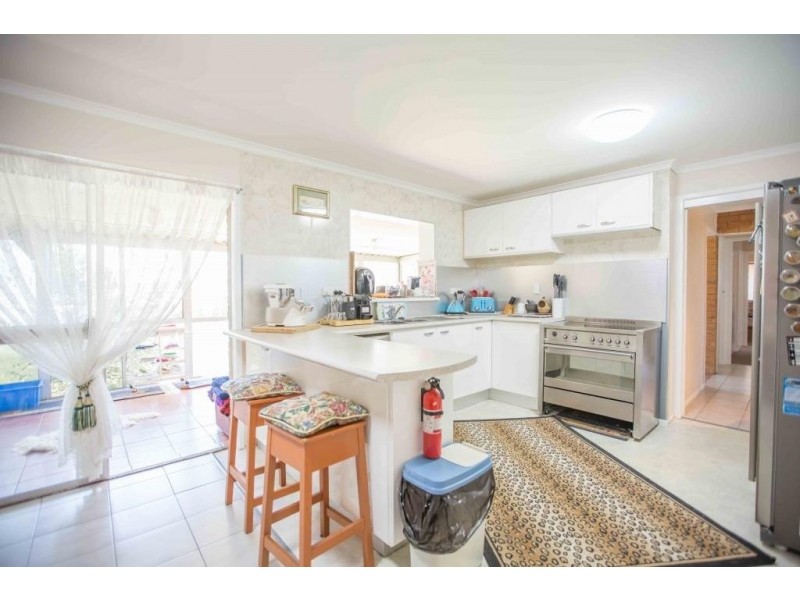 16 Bourke Street, Brassall QLD 4305