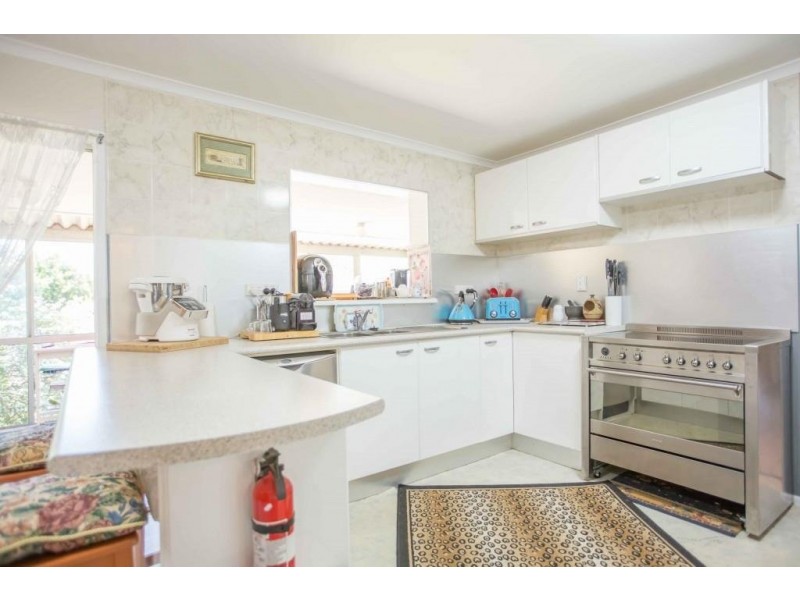 16 Bourke Street, Brassall QLD 4305