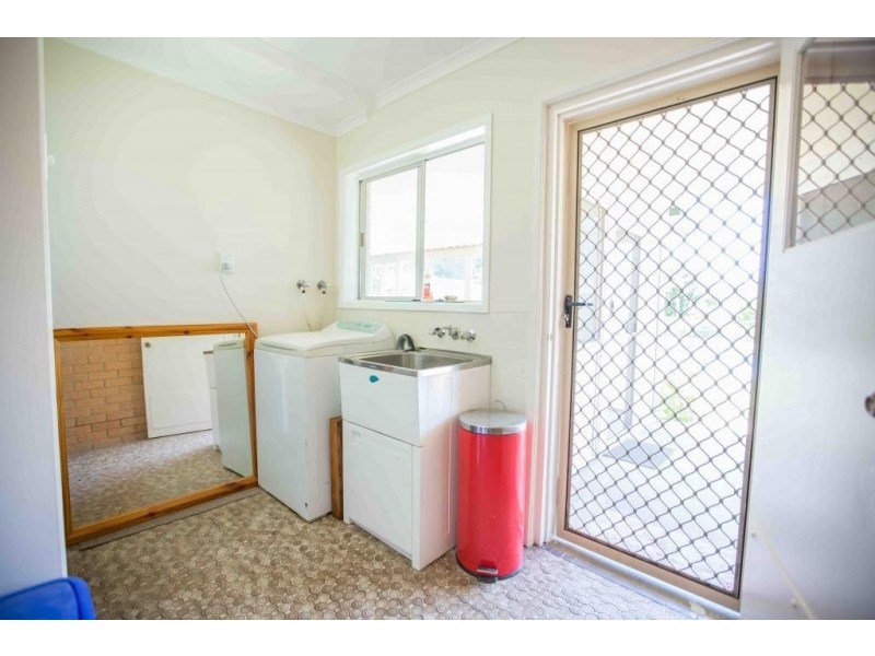 16 Bourke Street, Brassall QLD 4305