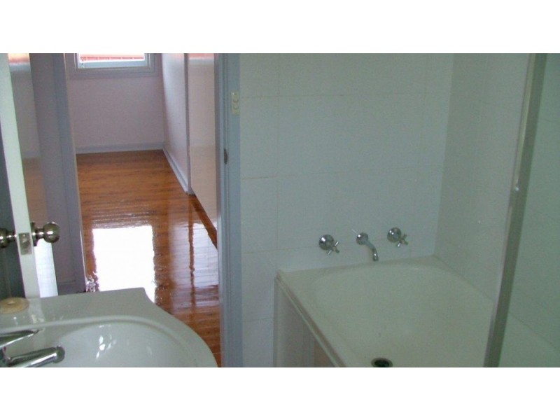 33 McDonald Avenue, Nowra NSW 2541