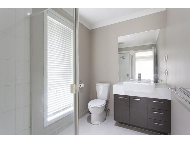 11 Flora Grove, Kurunjang VIC 3337