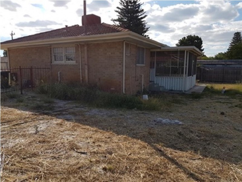6 Meyrick Way, Langford WA 6147