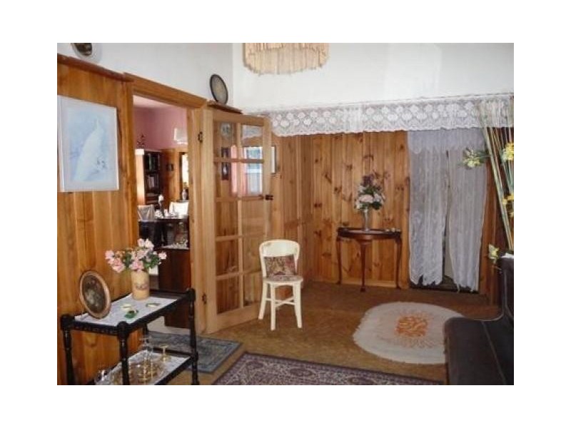 6 Canterbury Street, St Arnaud VIC 3478