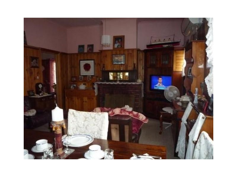 6 Canterbury Street, St Arnaud VIC 3478