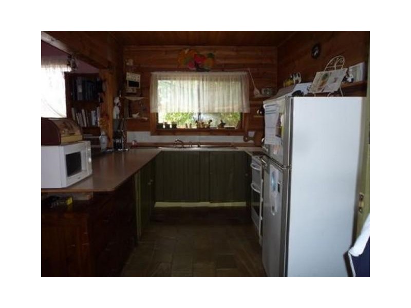 6 Canterbury Street, St Arnaud VIC 3478