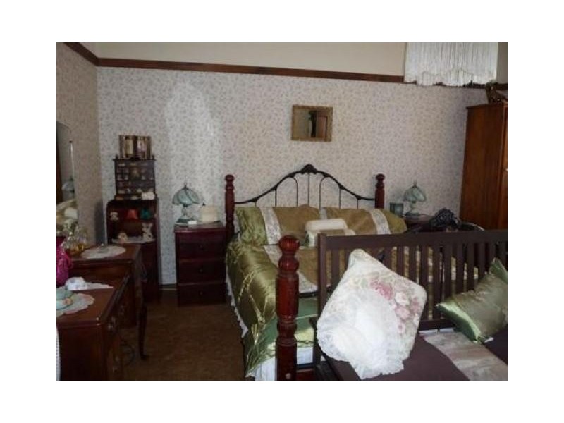 6 Canterbury Street, St Arnaud VIC 3478