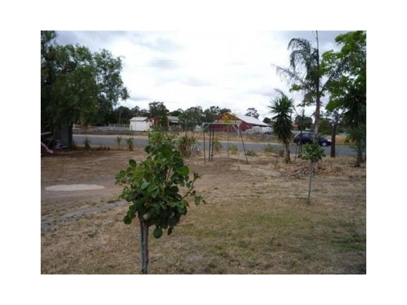 6 Canterbury Street, St Arnaud VIC 3478