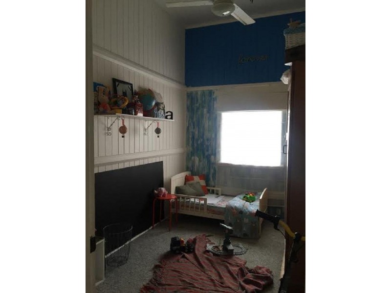 33 Mary Street, Mirani QLD 4754