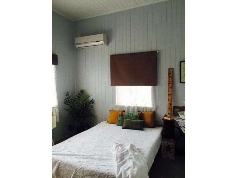 33 Mary Street, Mirani QLD 4754