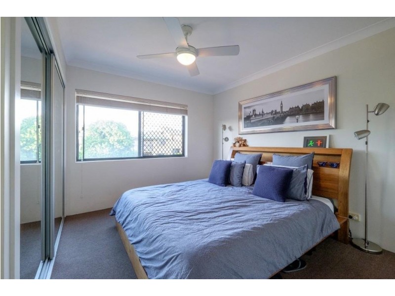 4/15 Eskgrove Street, East Brisbane QLD 4169