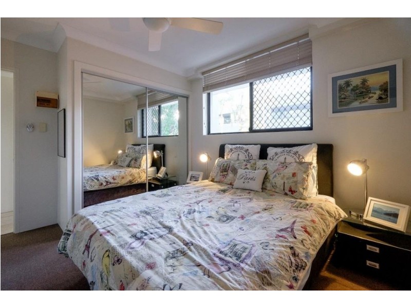 4/15 Eskgrove Street, East Brisbane QLD 4169