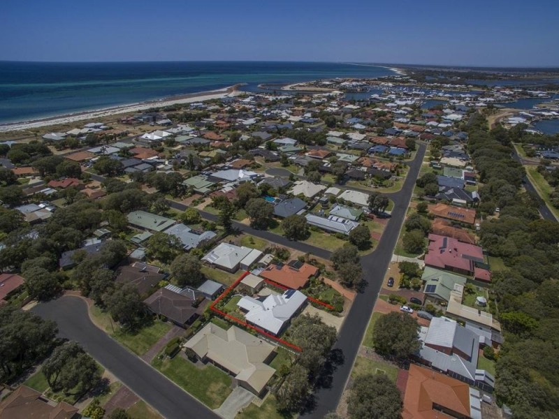 17 Harwood Road, Geographe WA 6280