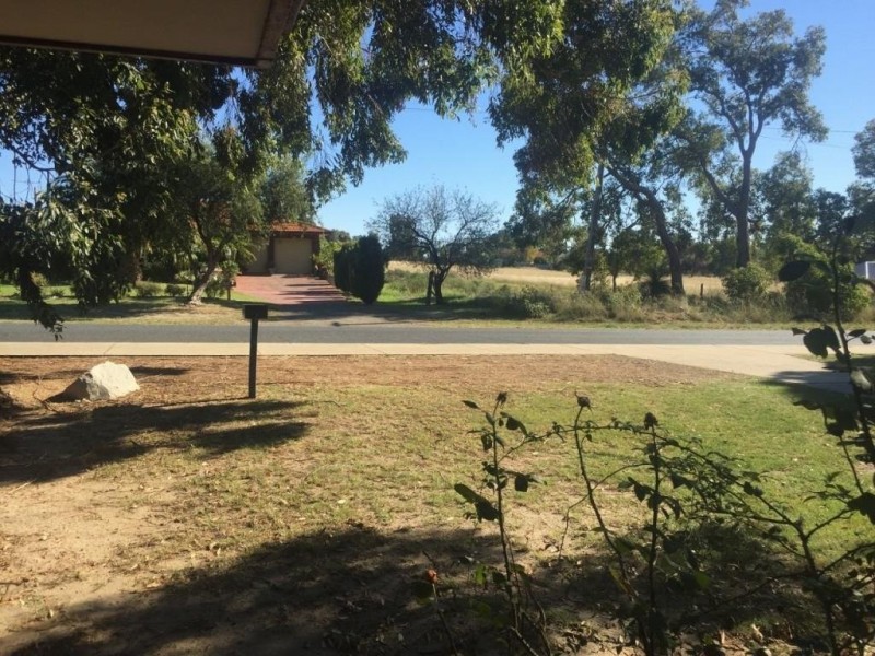 26 Marlboro Road, Swan View WA 6056