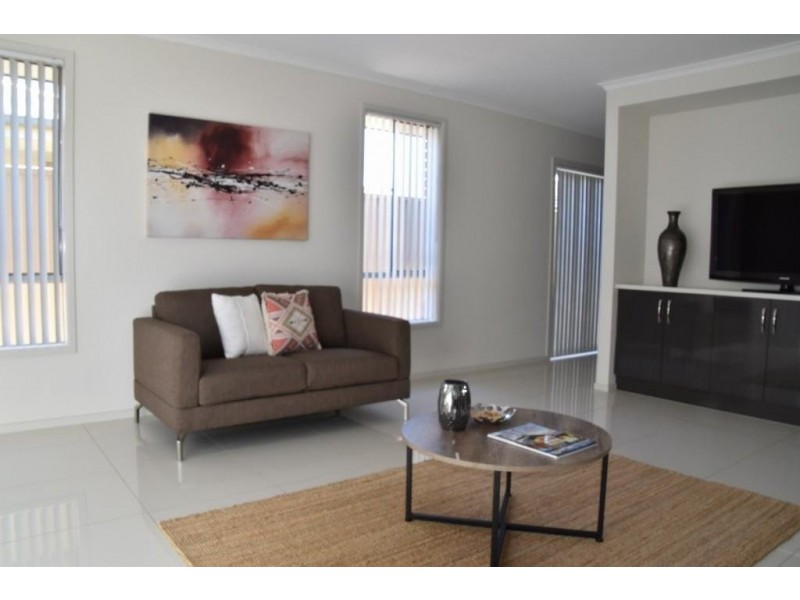 27 Kaurna Avenue, Aldinga Beach SA 5173