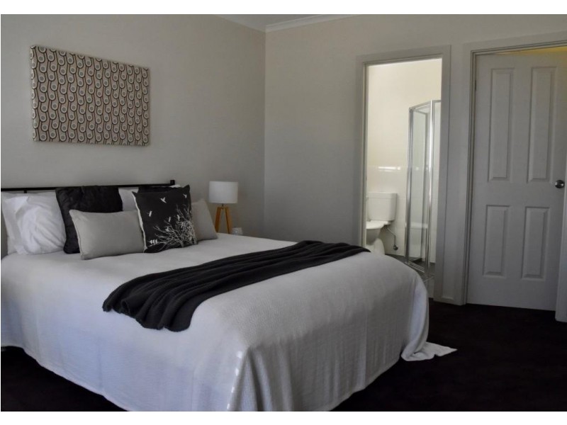 27 Kaurna Avenue, Aldinga Beach SA 5173