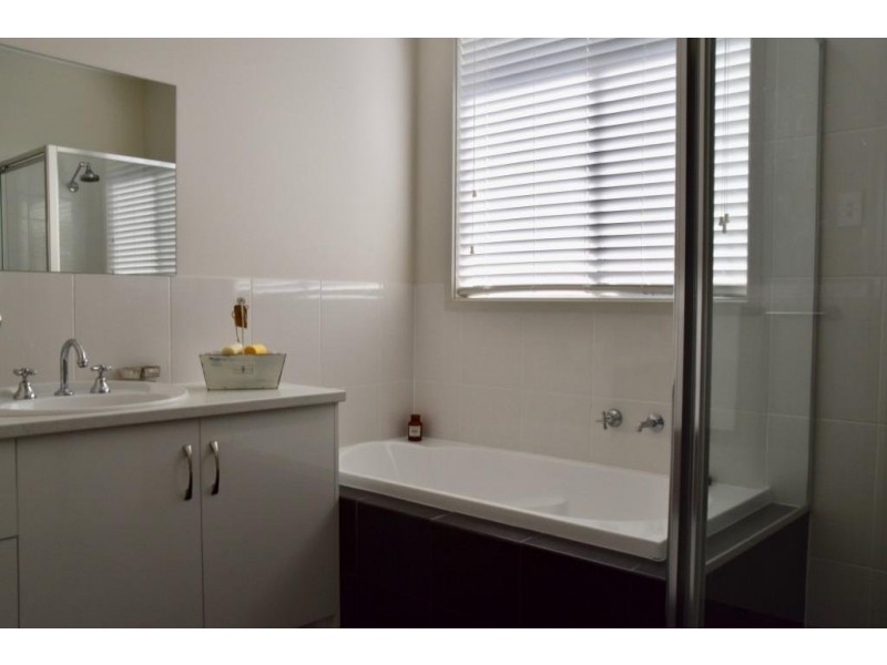 27 Kaurna Avenue, Aldinga Beach SA 5173