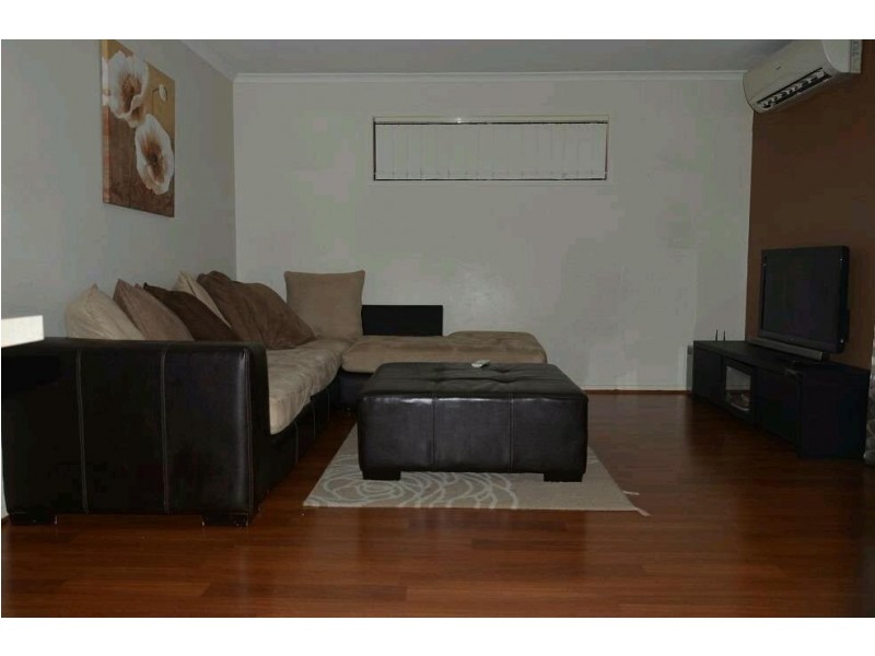 16 Greenaway Terrace, Cranbourne East VIC 3977