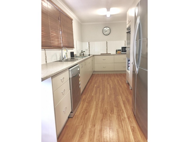 8 Mercury Street, Telina QLD 4680