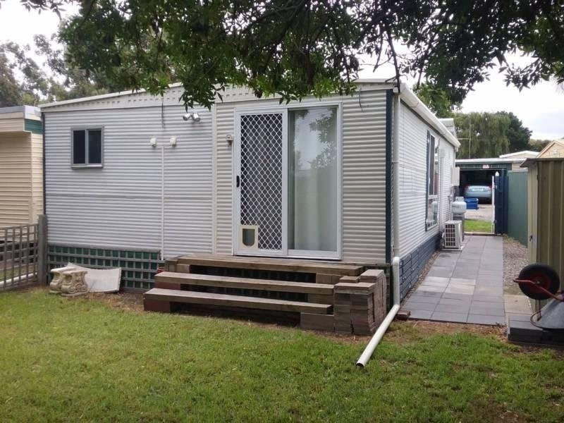 * Bay Road, Victor Harbor SA 5211