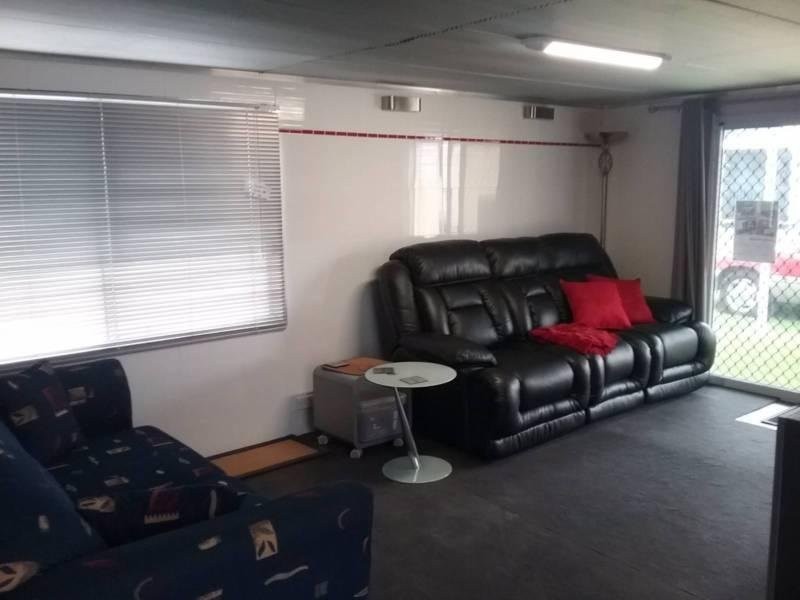 * Bay Road, Victor Harbor SA 5211