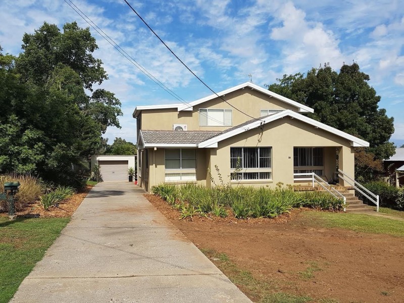 35 Macassar Street, Cowra NSW 2794