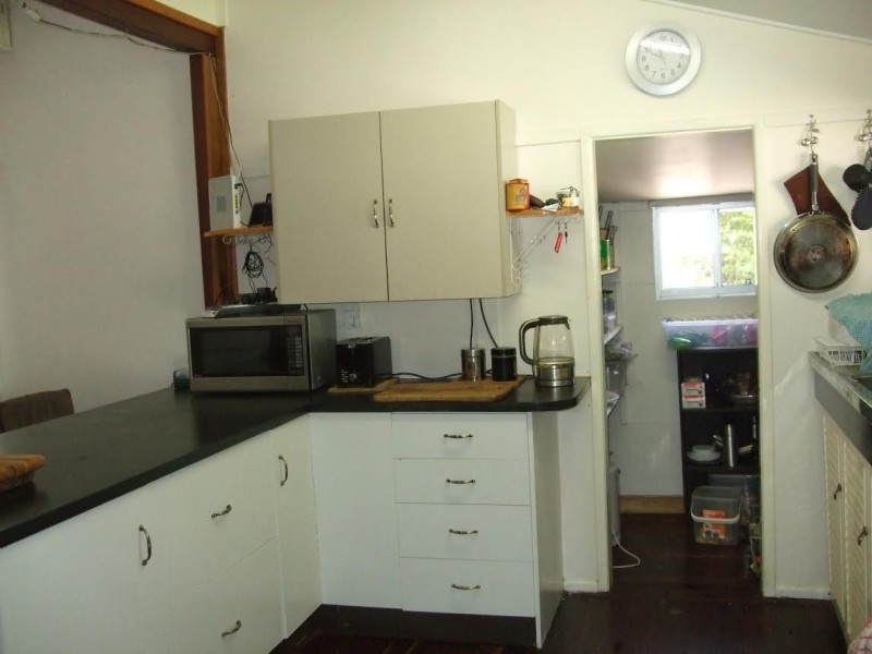 25 Findling Road, Boyne Island QLD 4680