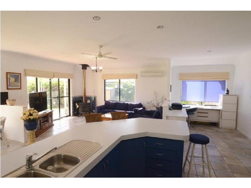 3 Seattle Court, Quindalup WA 6281